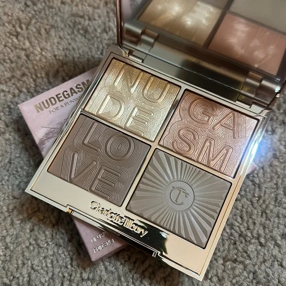 Charlotte tilbury ヌードガズム フェイスパレット Nude Makeup Palette: Nudegasm | Charlotte Tilbury